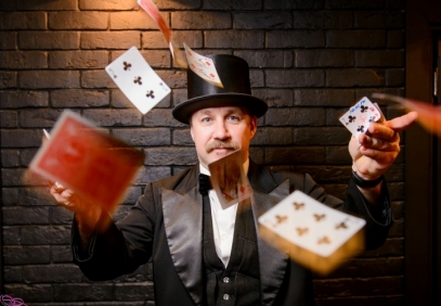 Фокусник-манипулятор