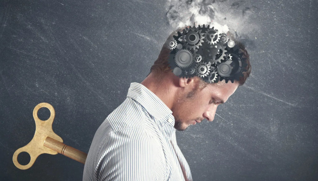 Человек очень устал на работе